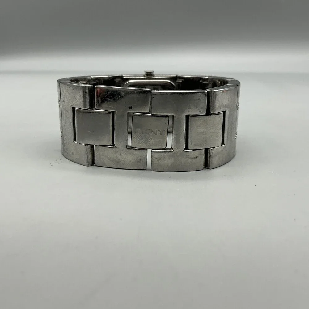 DKNY Womens Watch 22mm Silver Tone Stainless Crystals New Battery 5.75